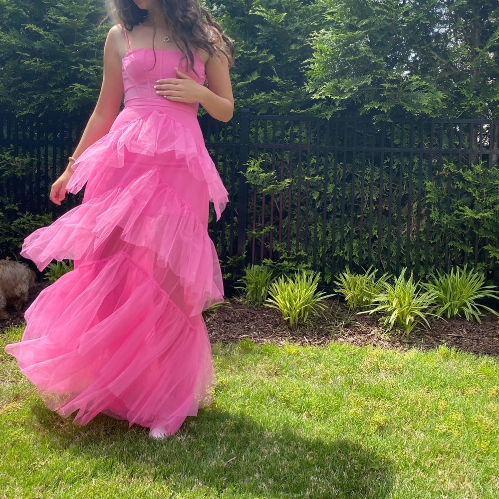 BCBGMAXAZRIA OLY Tiered Ruffle Tulle Gown flamingo pink size 8 - Picture 2 of 8